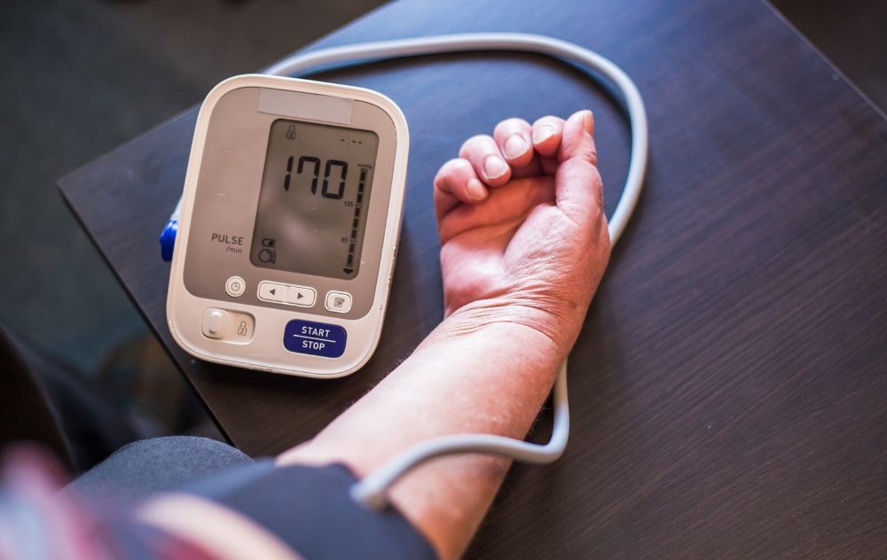 Check blood pressure to see if varicose veins cause high blood pressure