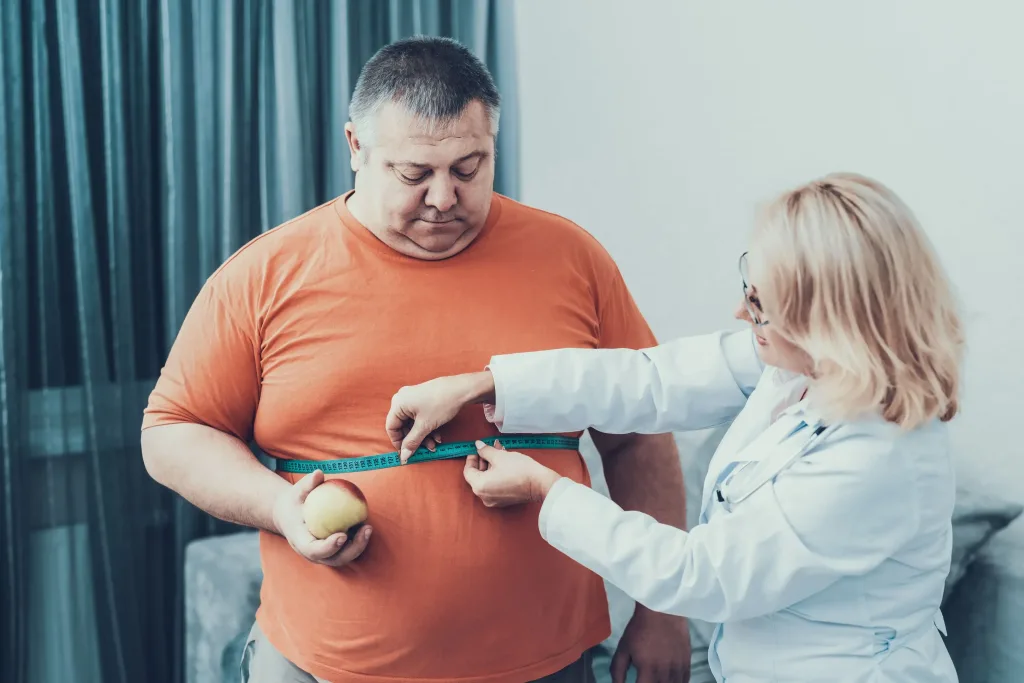 man checking weight for varicose veins