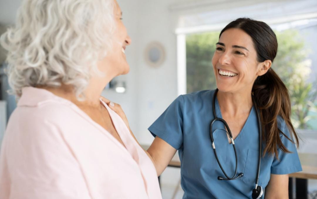 Symptoms Of Early-Stage Deep Vein Thrombosis (Dvt) In The Leg 6 Vein specialist with patient.