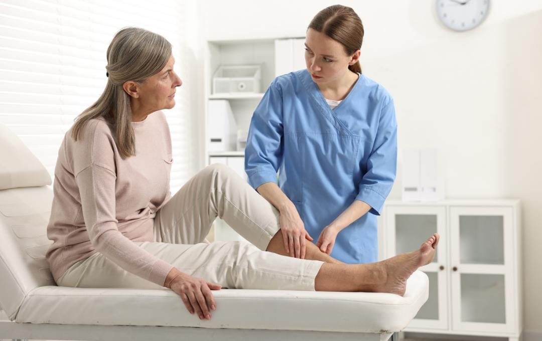 How To Tell If You Have Blood Clots In The Feet 7 A woman get's her veins checked by a vein specialist.